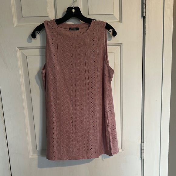 Ofeefan Pink Tank Size Large - Picture 1 of 3
